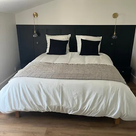 Charmante Maison Viticole Dans Le Médoc * Jau-Dignac-et-Loirac